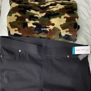 Bundle 3xl soft shirt & xL black jeggins NWT